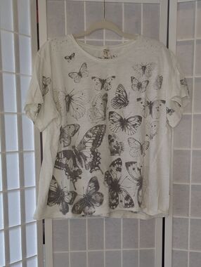 Magnolia Pearl Butterfly Tee - White